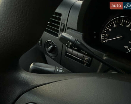 Синий Мерседес Sprinter, объемом двигателя 2.2 л и пробегом 350 тыс. км за 19900 $, фото 23 на Automoto.ua