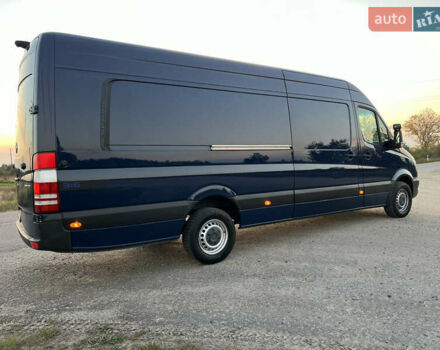 Синий Мерседес Sprinter, объемом двигателя 2.2 л и пробегом 350 тыс. км за 19900 $, фото 4 на Automoto.ua