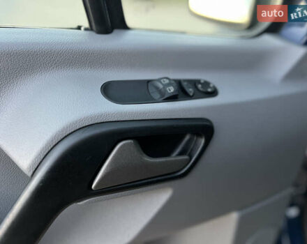 Синий Мерседес Sprinter, объемом двигателя 2.2 л и пробегом 350 тыс. км за 19900 $, фото 29 на Automoto.ua