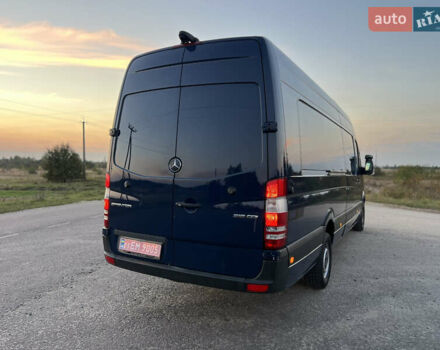 Синий Мерседес Sprinter, объемом двигателя 2.2 л и пробегом 350 тыс. км за 19900 $, фото 5 на Automoto.ua