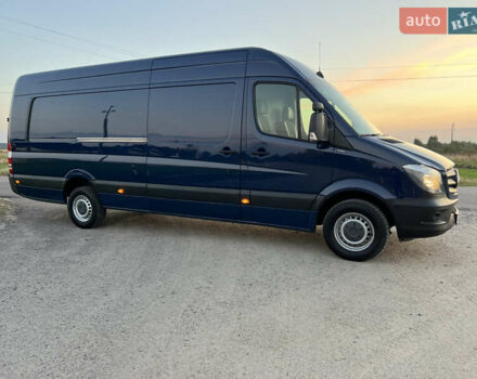 Синий Мерседес Sprinter, объемом двигателя 2.2 л и пробегом 350 тыс. км за 19900 $, фото 6 на Automoto.ua