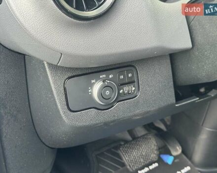 Синий Мерседес Sprinter, объемом двигателя 2.2 л и пробегом 331 тыс. км за 26900 $, фото 15 на Automoto.ua