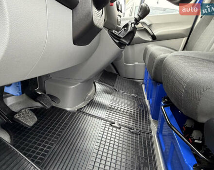 Синий Мерседес Sprinter, объемом двигателя 2.2 л и пробегом 295 тыс. км за 20500 $, фото 26 на Automoto.ua