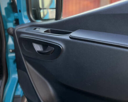 Синій Мерседес Sprinter, об'ємом двигуна 2.2 л та пробігом 288 тис. км за 30000 $, фото 53 на Automoto.ua