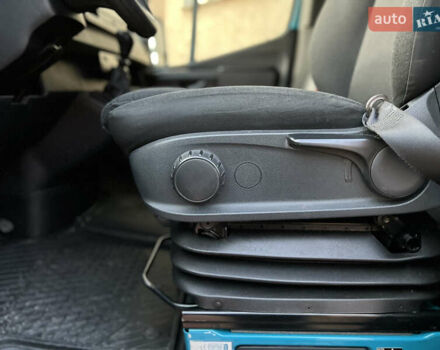 Синій Мерседес Sprinter, об'ємом двигуна 2.2 л та пробігом 288 тис. км за 30000 $, фото 43 на Automoto.ua
