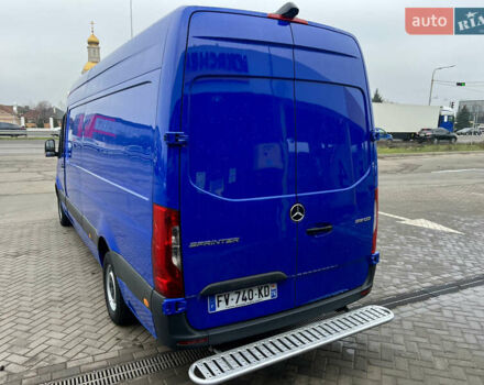 Синий Мерседес Sprinter, объемом двигателя 2.2 л и пробегом 260 тыс. км за 22500 $, фото 8 на Automoto.ua