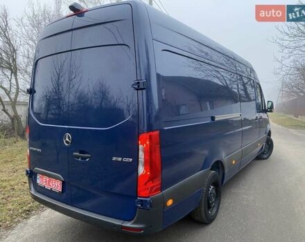 Синий Мерседес Sprinter, объемом двигателя 2.14 л и пробегом 300 тыс. км за 27900 $, фото 2 на Automoto.ua