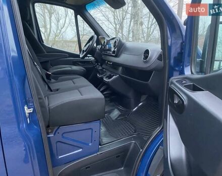 Синий Мерседес Sprinter, объемом двигателя 2.14 л и пробегом 300 тыс. км за 27900 $, фото 32 на Automoto.ua