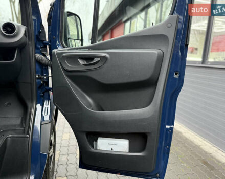 Синий Мерседес Sprinter, объемом двигателя 3 л и пробегом 151 тыс. км за 40719 $, фото 28 на Automoto.ua