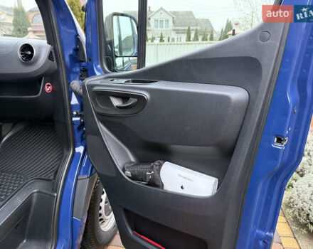 Синій Мерседес Sprinter, об'ємом двигуна 1.95 л та пробігом 208 тис. км за 35000 $, фото 34 на Automoto.ua