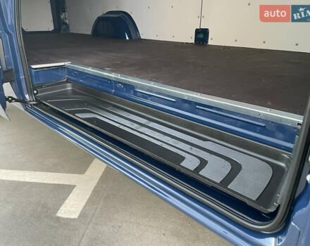 Синий Мерседес Sprinter, объемом двигателя 2.2 л и пробегом 318 тыс. км за 25500 $, фото 61 на Automoto.ua