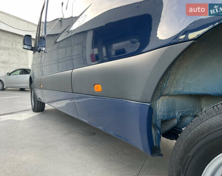 Синий Мерседес Sprinter, объемом двигателя 2.2 л и пробегом 318 тыс. км за 25500 $, фото 9 на Automoto.ua