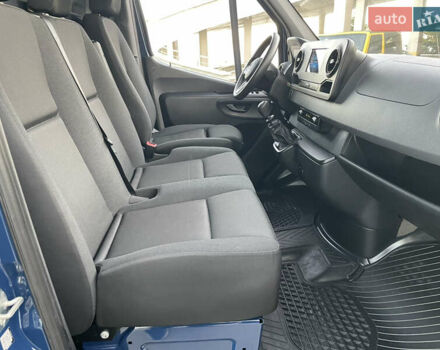 Синий Мерседес Sprinter, объемом двигателя 2.2 л и пробегом 318 тыс. км за 25500 $, фото 50 на Automoto.ua