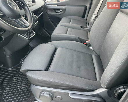 Синий Мерседес Sprinter, объемом двигателя 2.2 л и пробегом 318 тыс. км за 25500 $, фото 33 на Automoto.ua