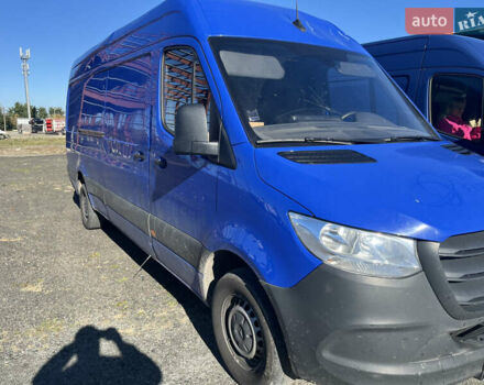 Синий Мерседес Sprinter, объемом двигателя 0 л и пробегом 228 тыс. км за 18300 $, фото 2 на Automoto.ua