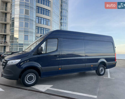 Синий Мерседес Sprinter, объемом двигателя 2.2 л и пробегом 318 тыс. км за 25500 $, фото 4 на Automoto.ua
