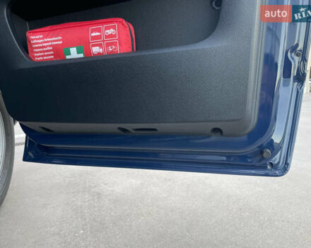 Синий Мерседес Sprinter, объемом двигателя 2.2 л и пробегом 318 тыс. км за 25500 $, фото 54 на Automoto.ua