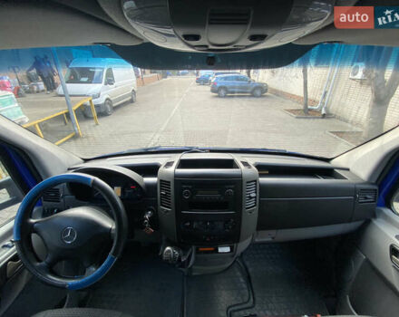 Синій Мерседес Sprinter, об'ємом двигуна 2.99 л та пробігом 255 тис. км за 19250 $, фото 26 на Automoto.ua