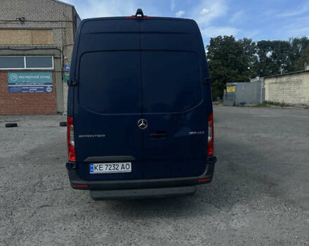 Синий Мерседес Sprinter, объемом двигателя 1.95 л и пробегом 264 тыс. км за 33351 $, фото 3 на Automoto.ua