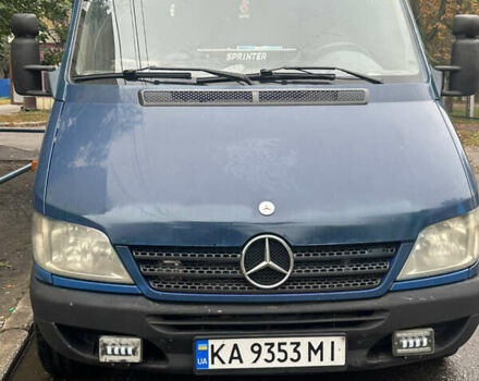 Синий Мерседес Sprinter, объемом двигателя 2.15 л и пробегом 220 тыс. км за 6900 $, фото 1 на Automoto.ua