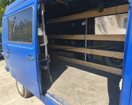 Синий Мерседес Sprinter, объемом двигателя 3 л и пробегом 650 тыс. км за 3200 $, фото 3 на Automoto.ua