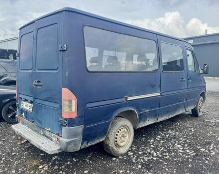 Синий Мерседес Sprinter, объемом двигателя 2.3 л и пробегом 500 тыс. км за 1000 $, фото 3 на Automoto.ua