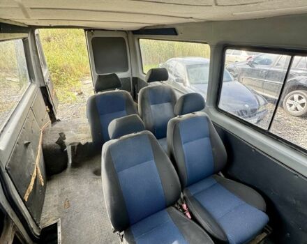 Синий Мерседес Sprinter, объемом двигателя 2.3 л и пробегом 500 тыс. км за 1000 $, фото 7 на Automoto.ua