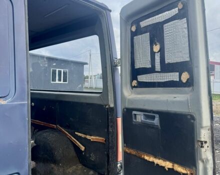 Синий Мерседес Sprinter, объемом двигателя 2.3 л и пробегом 500 тыс. км за 1000 $, фото 10 на Automoto.ua