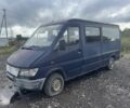 Синий Мерседес Sprinter, объемом двигателя 2.3 л и пробегом 500 тыс. км за 1000 $, фото 1 на Automoto.ua