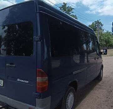 Синий Мерседес Sprinter, объемом двигателя 2.9 л и пробегом 600 тыс. км за 6700 $, фото 4 на Automoto.ua