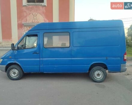 Синий Мерседес Sprinter, объемом двигателя 2.69 л и пробегом 397 тыс. км за 8100 $, фото 4 на Automoto.ua