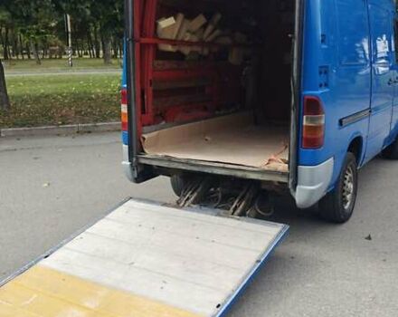 Синий Мерседес Sprinter, объемом двигателя 2.15 л и пробегом 663 тыс. км за 5300 $, фото 7 на Automoto.ua