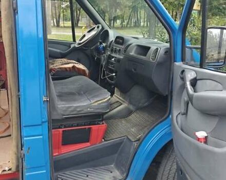 Синий Мерседес Sprinter, объемом двигателя 2.15 л и пробегом 663 тыс. км за 5300 $, фото 3 на Automoto.ua