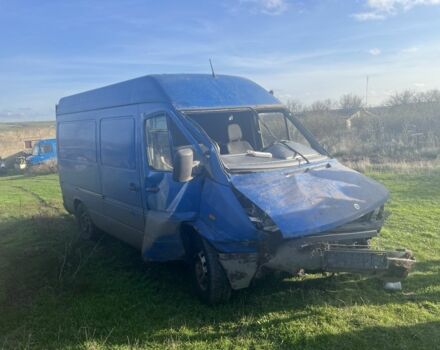 Синий Мерседес Sprinter, объемом двигателя 2.1 л и пробегом 450 тыс. км за 2000 $, фото 1 на Automoto.ua