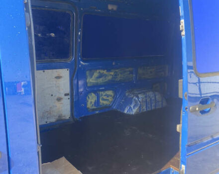 Синий Мерседес Sprinter, объемом двигателя 2.7 л и пробегом 413 тыс. км за 13000 $, фото 18 на Automoto.ua