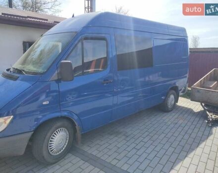 Синий Мерседес Sprinter, объемом двигателя 2.69 л и пробегом 477 тыс. км за 9200 $, фото 4 на Automoto.ua