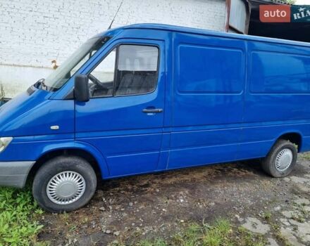 Синий Мерседес Sprinter, объемом двигателя 2.2 л и пробегом 740 тыс. км за 9000 $, фото 3 на Automoto.ua