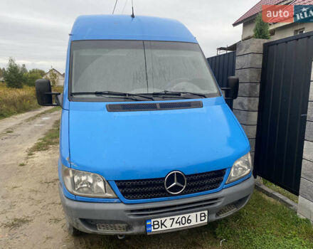 Синій Мерседес Sprinter, об'ємом двигуна 2.2 л та пробігом 670 тис. км за 5800 $, фото 1 на Automoto.ua