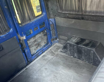 Синій Мерседес Sprinter, об'ємом двигуна 2.15 л та пробігом 805 тис. км за 6000 $, фото 29 на Automoto.ua