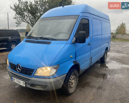 Синій Мерседес Sprinter, об'ємом двигуна 2.2 л та пробігом 670 тис. км за 5500 $, фото 1 на Automoto.ua