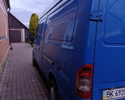 Синій Мерседес Sprinter, об'ємом двигуна 2.2 л та пробігом 320 тис. км за 10000 $, фото 2 на Automoto.ua