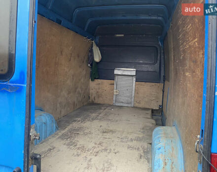 Синій Мерседес Sprinter, об'ємом двигуна 2.2 л та пробігом 670 тис. км за 5800 $, фото 4 на Automoto.ua