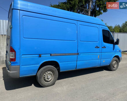 Синий Мерседес Sprinter, объемом двигателя 2.2 л и пробегом 655 тыс. км за 6000 $, фото 2 на Automoto.ua