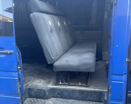 Синій Мерседес Sprinter, об'ємом двигуна 2.15 л та пробігом 805 тис. км за 6000 $, фото 32 на Automoto.ua