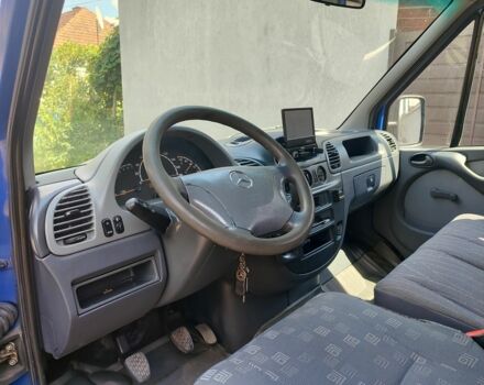 Синий Мерседес Sprinter, объемом двигателя 0 л и пробегом 375 тыс. км за 5000 $, фото 5 на Automoto.ua