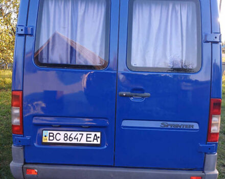 Синий Мерседес Sprinter, объемом двигателя 2.15 л и пробегом 330 тыс. км за 10000 $, фото 6 на Automoto.ua