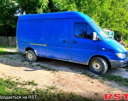 Синий Мерседес Sprinter, объемом двигателя 2.1 л и пробегом 500 тыс. км за 7300 $, фото 4 на Automoto.ua