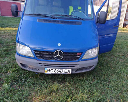 Синий Мерседес Sprinter, объемом двигателя 2.15 л и пробегом 330 тыс. км за 10000 $, фото 3 на Automoto.ua