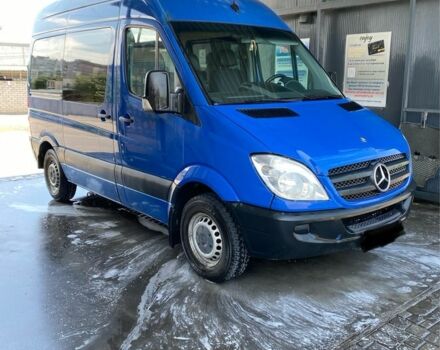 Синий Мерседес Sprinter, объемом двигателя 2.2 л и пробегом 481 тыс. км за 12000 $, фото 2 на Automoto.ua