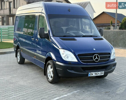 Синий Мерседес Sprinter, объемом двигателя 2.99 л и пробегом 315 тыс. км за 14500 $, фото 2 на Automoto.ua